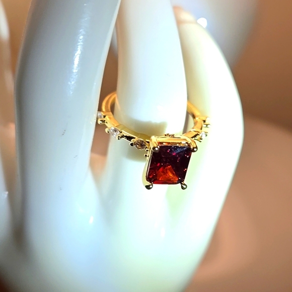 18K Golden Plated Copper Princess Cut Cubic Red Zirconia Ring Women size 7 - Picture 4 of 6
